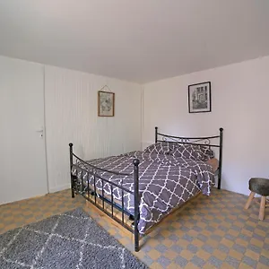 3, Calme, 1 Station De Paris , Maisons-Alfort France